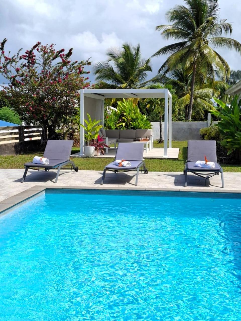Villa Oneway, Piscine Privee, Classee 3 Etoiles Sainte-Rose Bagian luar foto